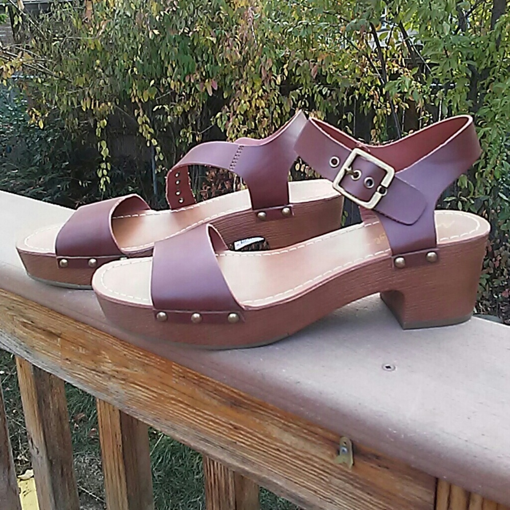 Strappy Chunky Sandal Heel